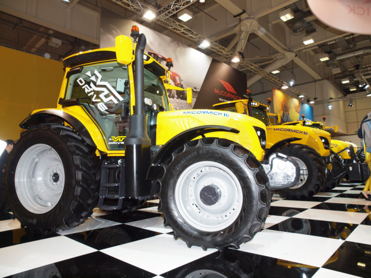 Тракторите McCormick X6 и X7 идват с нови вариотрансмисии и жълта визия (СНИМКИ)