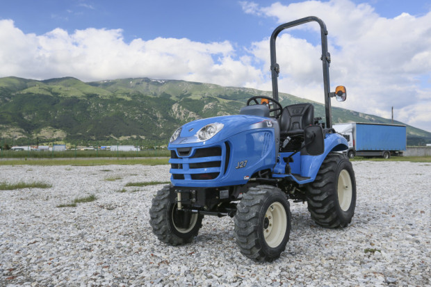 Новата серия компактни трактори LS J вече са налични на топ-конкурентни цени!