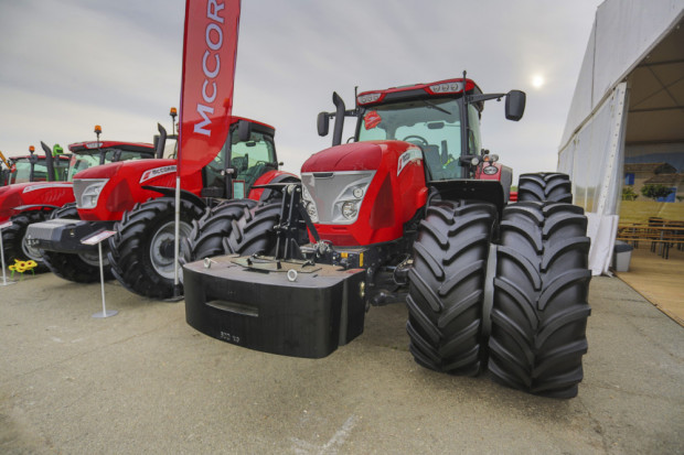 Оптиком представи нови модели трактори Landini и McCormick на БАТА Агро Есен 2015