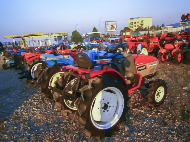 Търговци искат да се ускори процесът по изпитване на употребявани трактори 