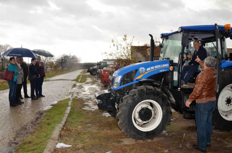 Тракийският университет си купи трактори и култиватори 