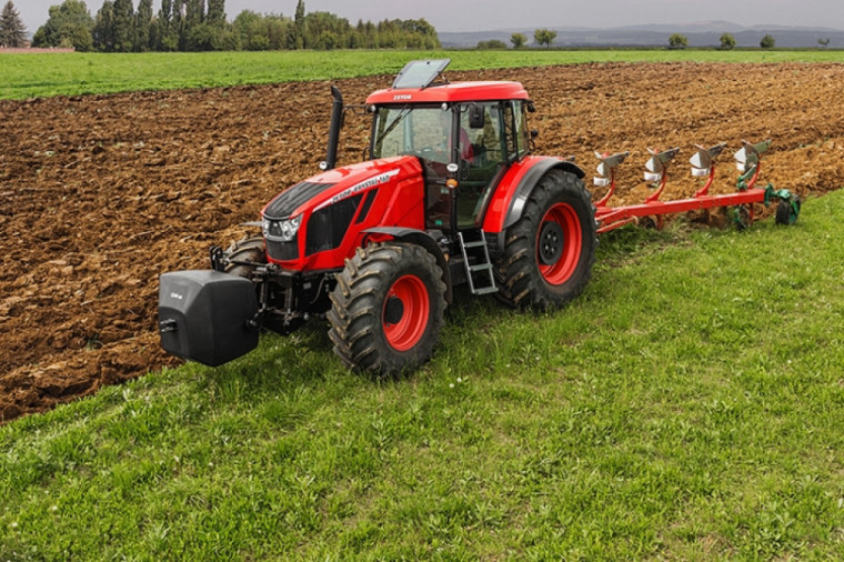 Високопродуктивните трактори ZETOR доказват своето превъзходство на полеви тест (ПОКАНА)