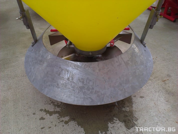 Техника за почистване Разпръсквач за сол и пясък/Торачка 5 - Трактор БГ