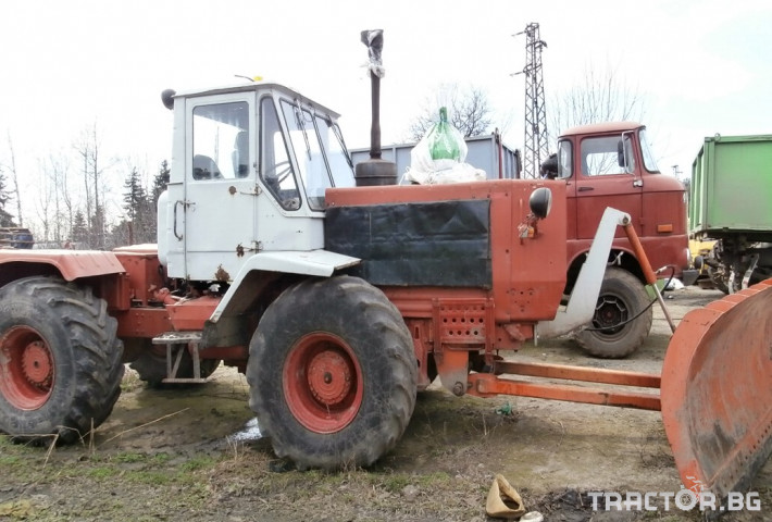 Трактори трактор друг Т-150 с инвентар 10 - Трактор БГ