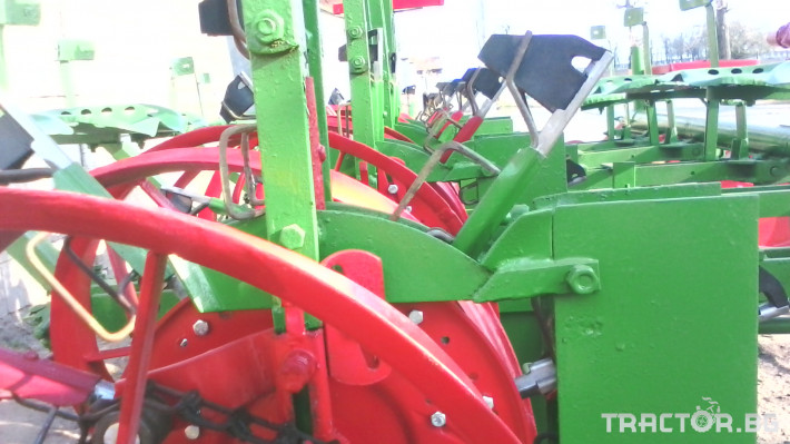Машини за зеленчуци Разсадо-посадъчна сеялка Тракия 8 - Трактор БГ