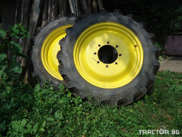 Гуми за трактори John Deere тънки джанти с гуми 0 - Трактор БГ
