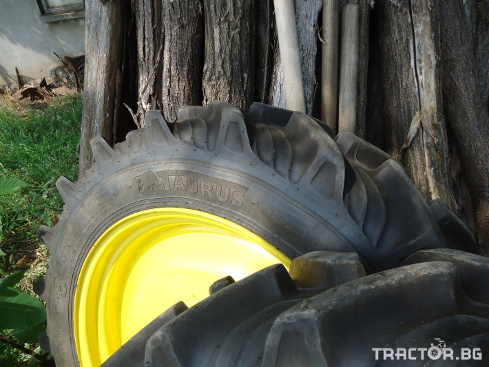Гуми за трактори John Deere тънки джанти с гуми 2 - Трактор БГ