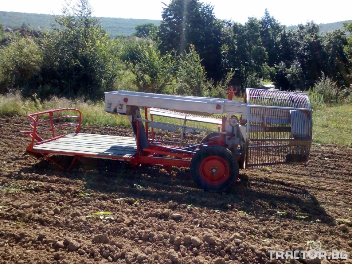 Машини за зеленчуци Картофокомбайн 4 - Трактор БГ
