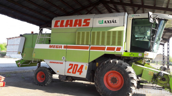 Комбайни Claas Mega 5 - Трактор БГ
