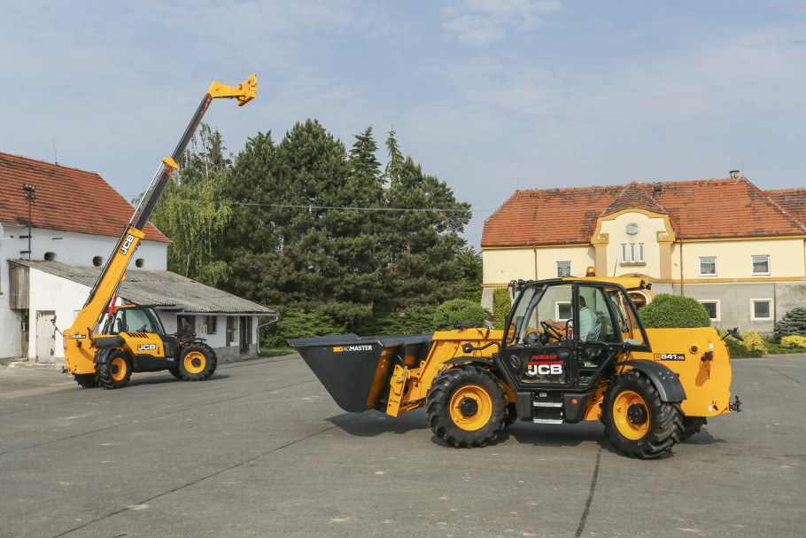 JCB представи нови серии машини на презентация край Прага
