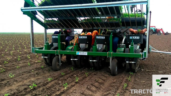 Машини за зеленчуци Разсадопосадачна полуавтоматична машина FAST BASIC 4 - Трактор БГ