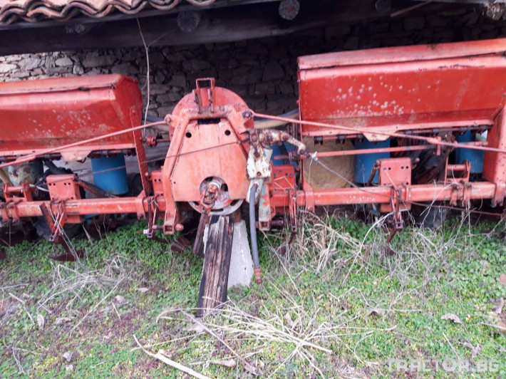 Сеялки Румънска сеялка с торовнасяне 2 - Трактор БГ