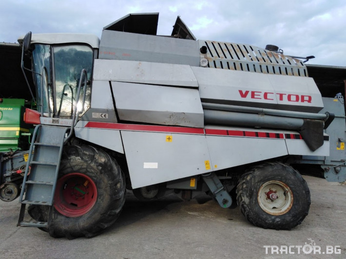 Комбайни Rostselmash Vector 420 0 - Трактор БГ