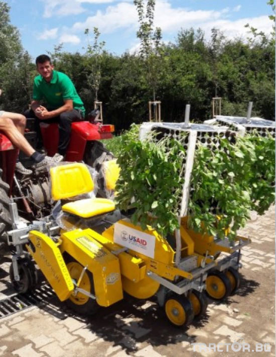 Машини за зеленчуци Меркурий Агро Садачка на разсад през мулч 10 - Трактор БГ