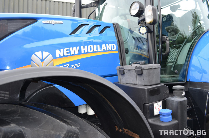 Трактори New-Holland T7.225 Autocoomad 9 - Трактор БГ