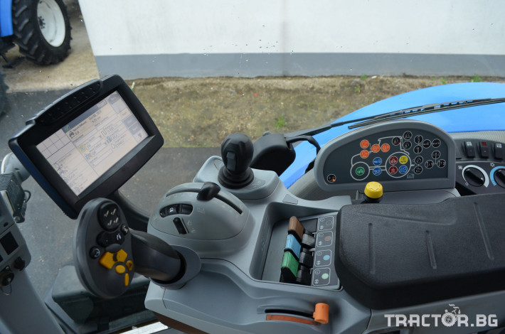 Трактори New-Holland T8.360 Ultracommand 14 - Трактор БГ