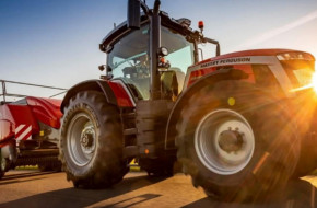Massey Ferguson 8S стана Трактор на годината 2021