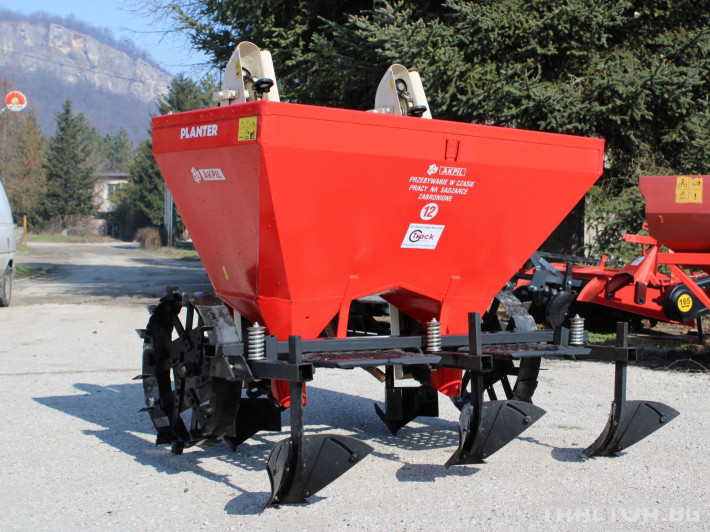 Машини за зеленчуци Картофо-сеялка AKPIL Planter 3H 1 - Трактор БГ