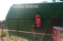 John-Deere 330