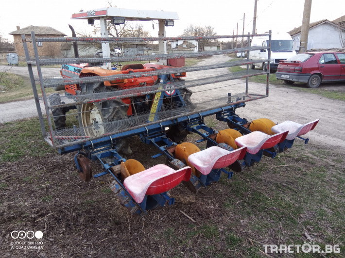 Машини за зеленчуци Четириредова сеялка 0 - Трактор БГ