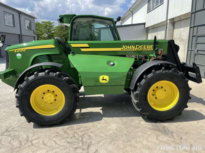 Трактори John-Deere 3200 0 - Трактор БГ