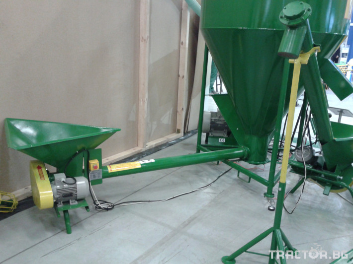 Обработка на зърно Смесители за фураж и фуражомелки Mroll 28 - Трактор БГ