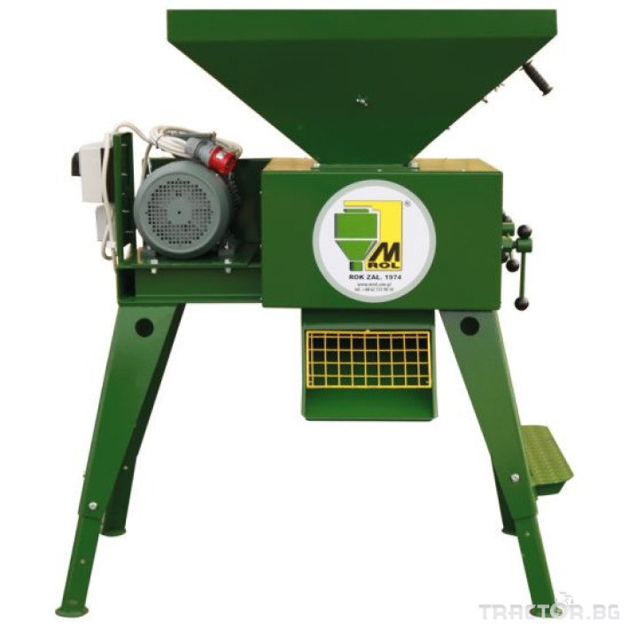 Обработка на зърно Смесители за фураж и фуражомелки Mroll 9 - Трактор БГ