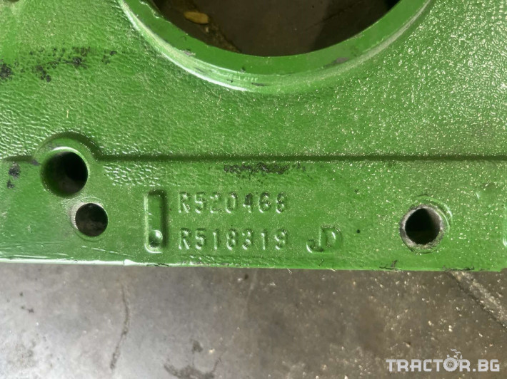 Части за трактори Капак на водна помпа - John Deere 7R, 8R, 8030 1 - Трактор БГ