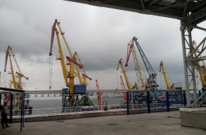Украйна спря новия коридор за износ на зърно през Черно море