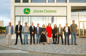 Мегатрон става официален представител на John Deere и за Словения